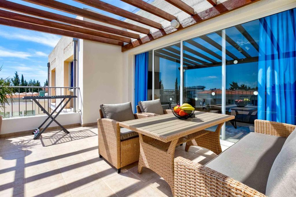 Appartamento Penthouse Carina Paphos Esterno foto