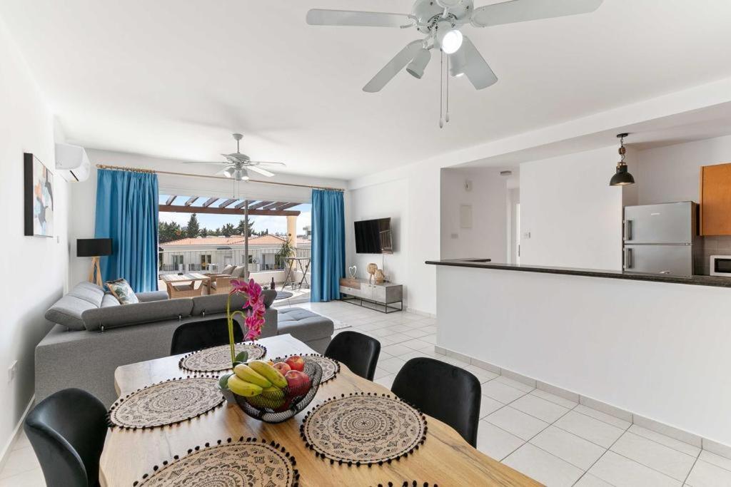 Appartamento Penthouse Carina Paphos Esterno foto